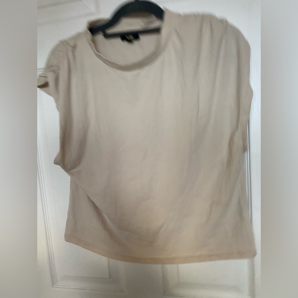 Short sleeve blouse..